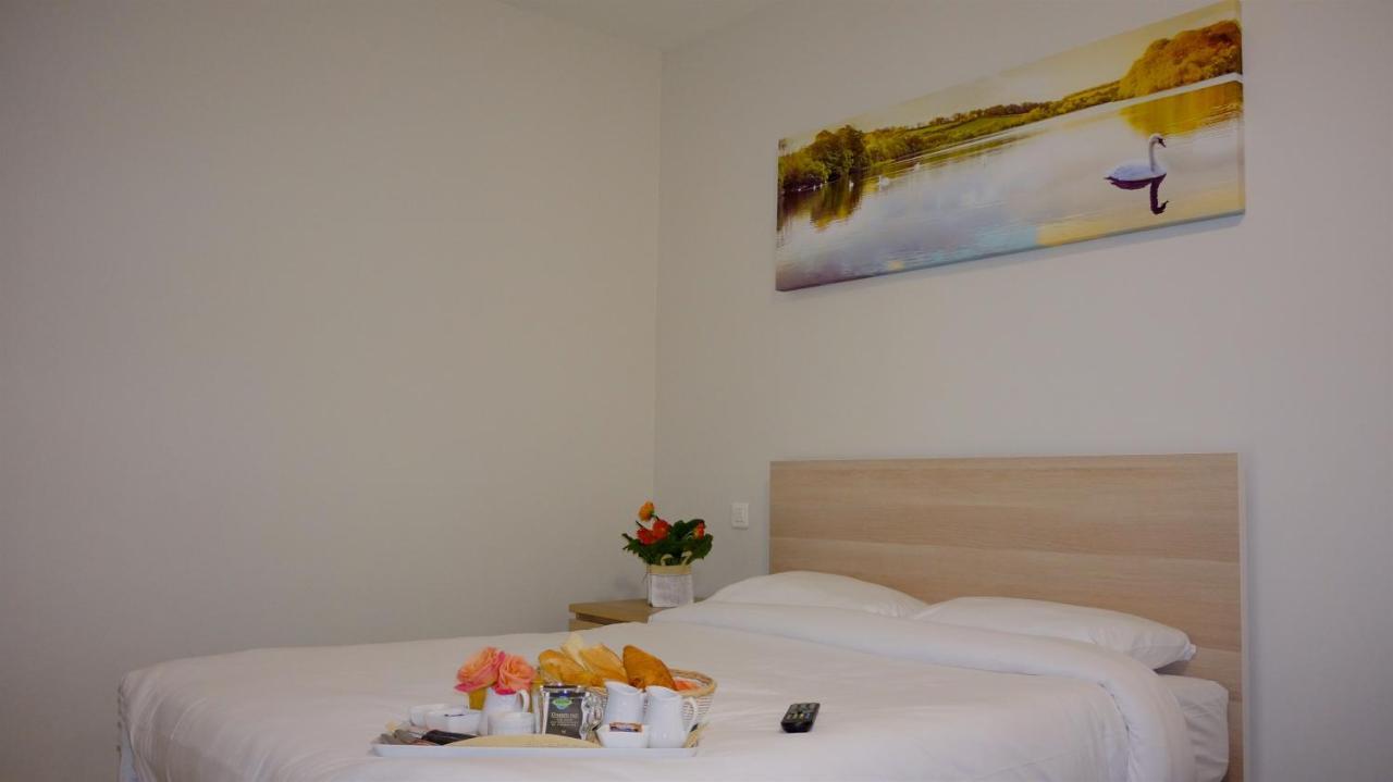 Hôtel Vauban Livry-Gargan Buitenkant foto